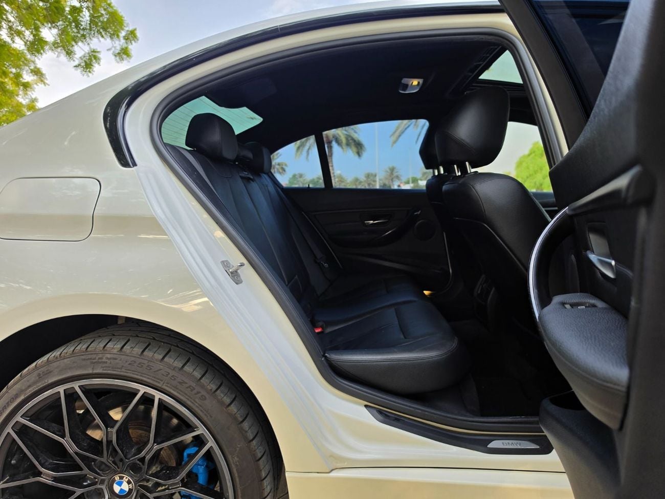 BMW 328i FULL OPTIONS