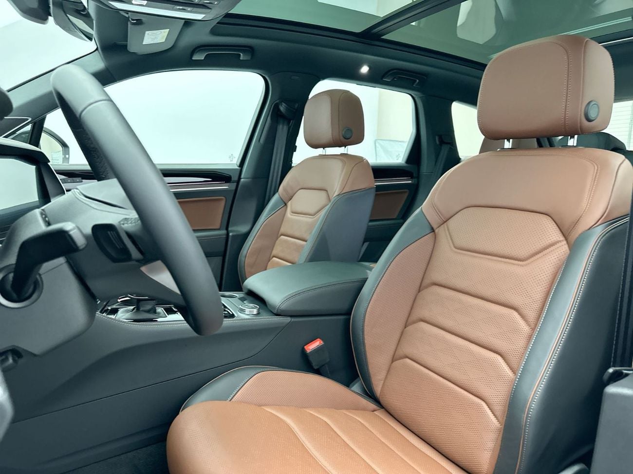 Volkswagen Touareg Touareg Elegance++ 3L | Ex-Demo Car | 4MOTION | Panoramic Sunroof | Varenna Leather | Head-Up Displa