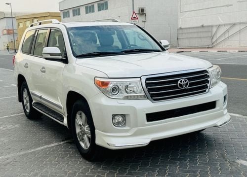 Toyota Land Cruiser GXR Toyota Land Cruiser 2015 original ship v6 full option LHD