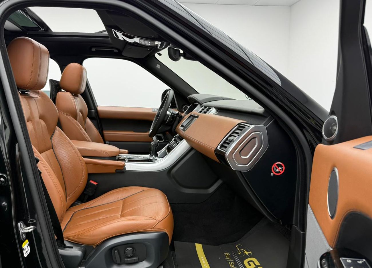 Land Rover Range Rover Sport 2017 Range Rover Sport HSE, Full Range Rover Service History, Fully Loaded, Excellent Condition, GCC