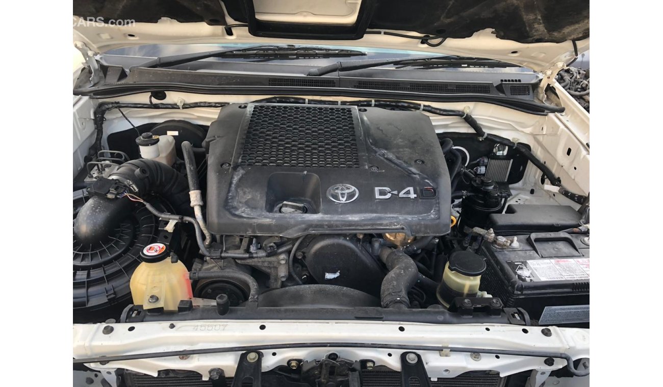 Toyota Hilux DIESEL 3.0L AUTOMATIC GEAR 4X4 RIGHT HAND DRIVE