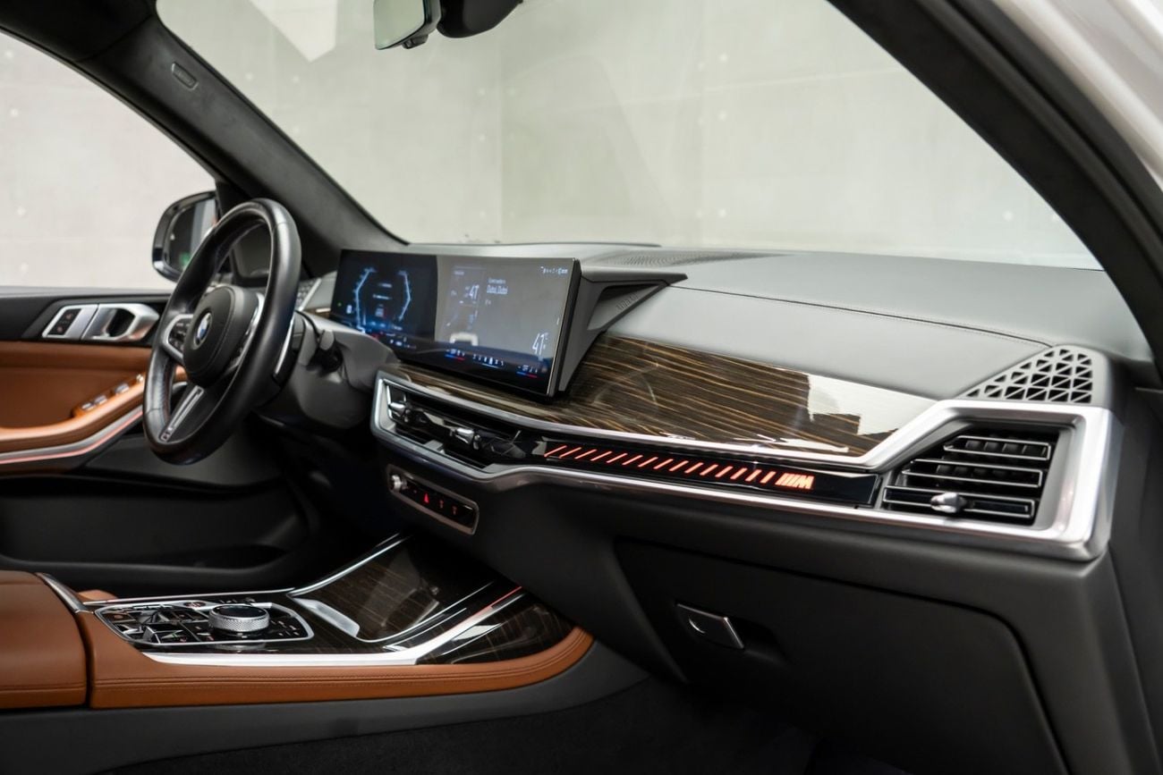 بي أم دبليو X7 M60i XDRIVE | 2024 | GCC Specs | Agency Warranty & Service