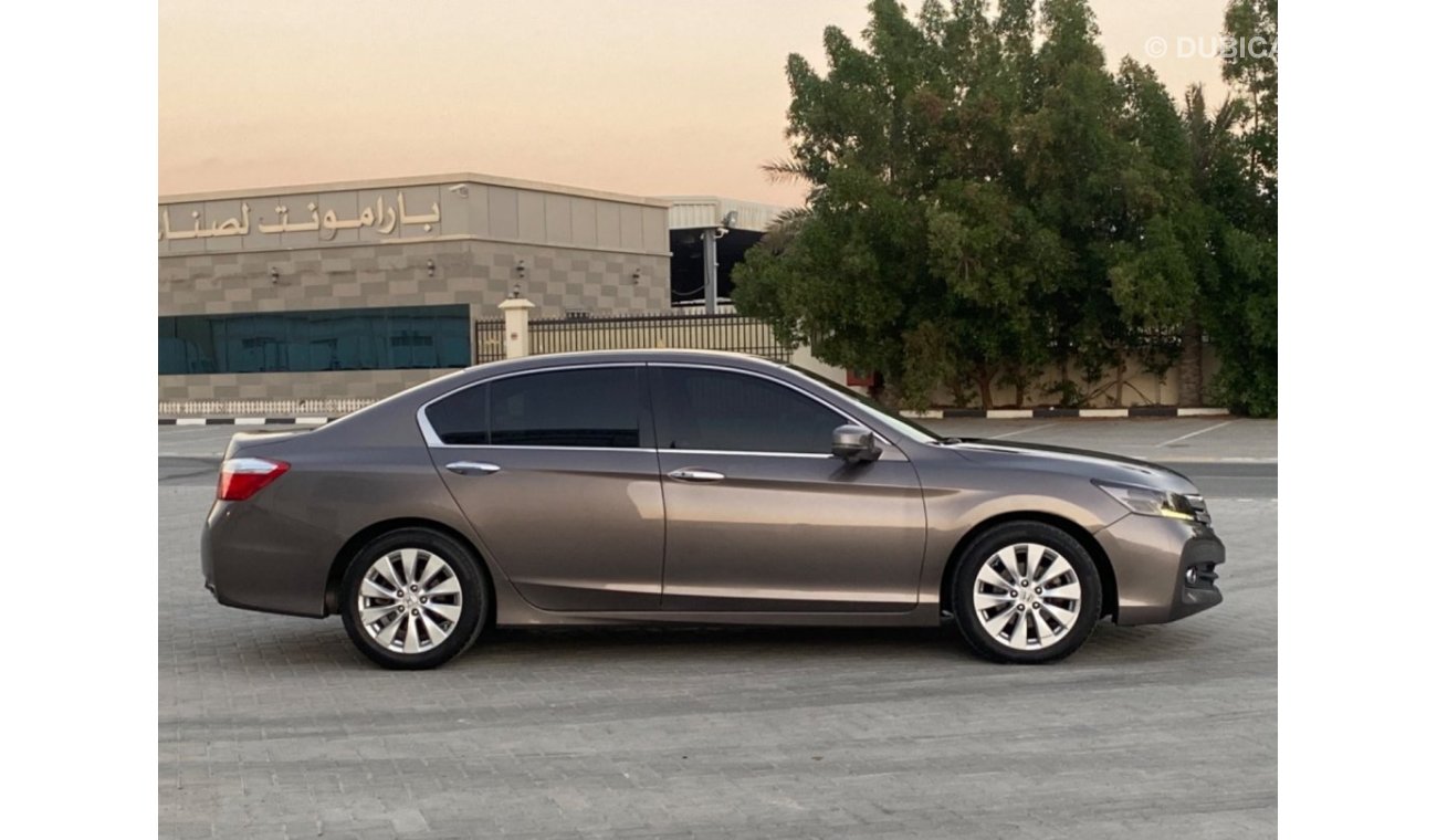 هوندا أكورد LX