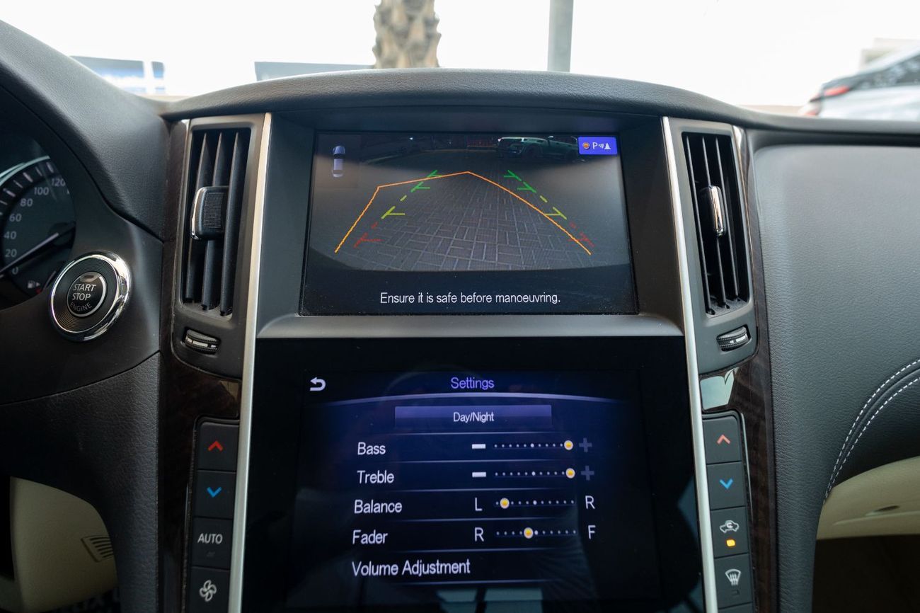 Infiniti Q50 Luxe 3.0L