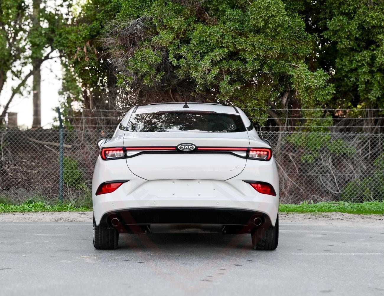جاك J7 LUXURY جاك J7 - موديل 2023 - فل أوبشن - خليجى - بدون حوادث - محرك 1.5 - بحاله ممتازه من الداخل والخا