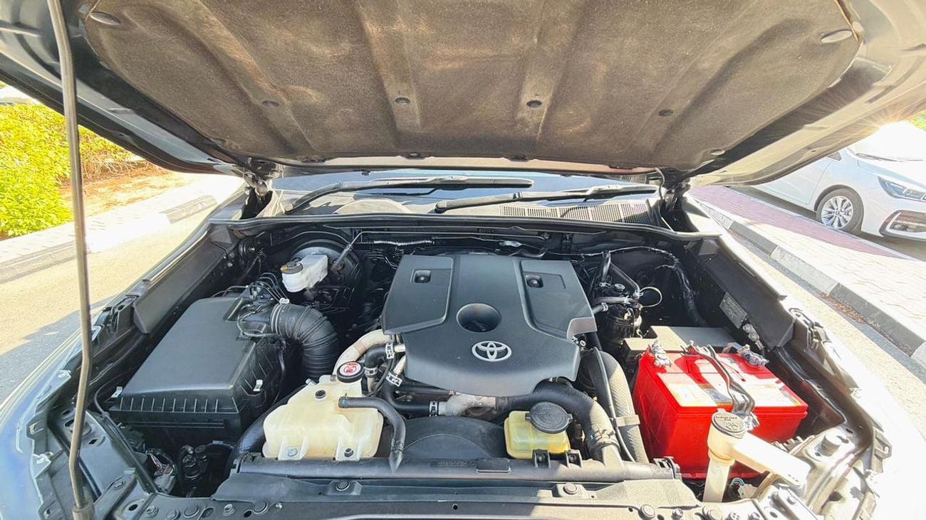 Toyota Hilux PUSH START | DIGITAL AIR CONDITIONER | POWER SEATS | AT | 2.8L DIESEL | RHD