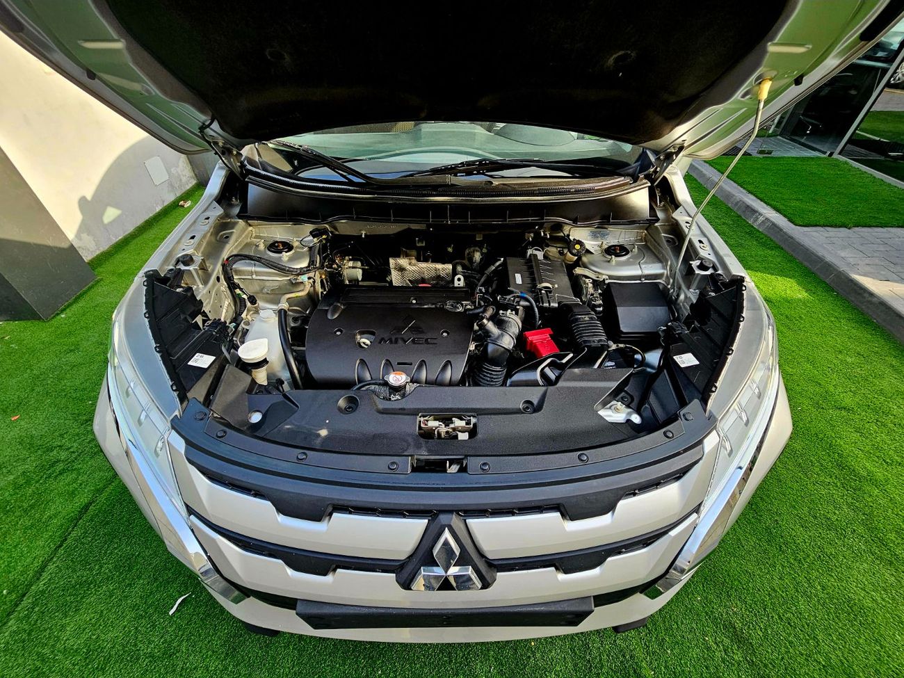 Mitsubishi ASX ASX GCC/ GLX 2.0 V4/ ORIGINAL PAINT/ LOW MILEAGE/ SINGLE OWNER