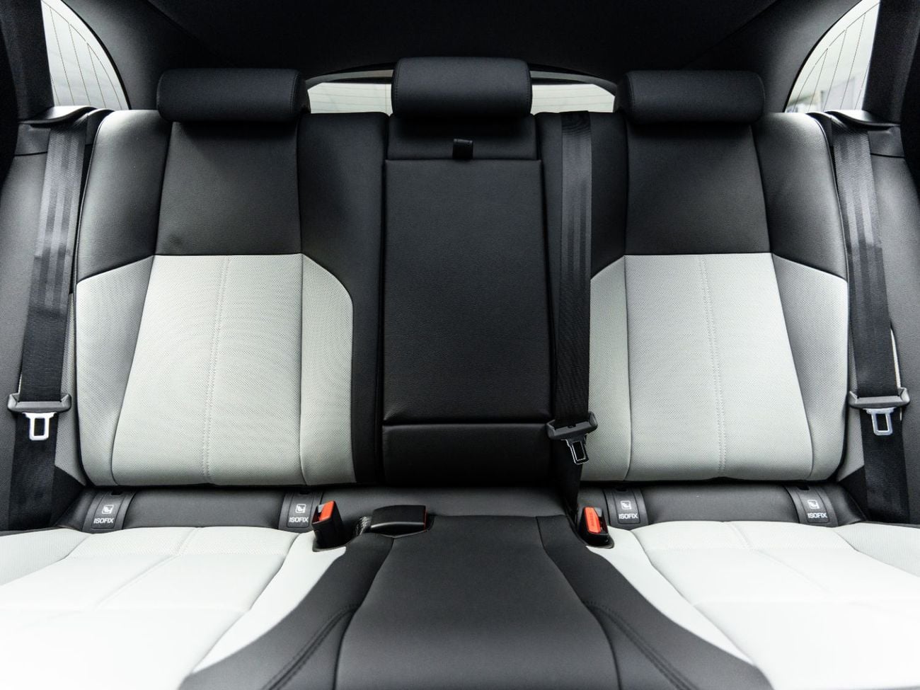 لاند روفر رينج روفر فيلار R-DYNAMIC S BUY NOW, PAY 2027 | THE BLACKLINE STANDARD | 2031 Land Rover Warranty & Service Contract