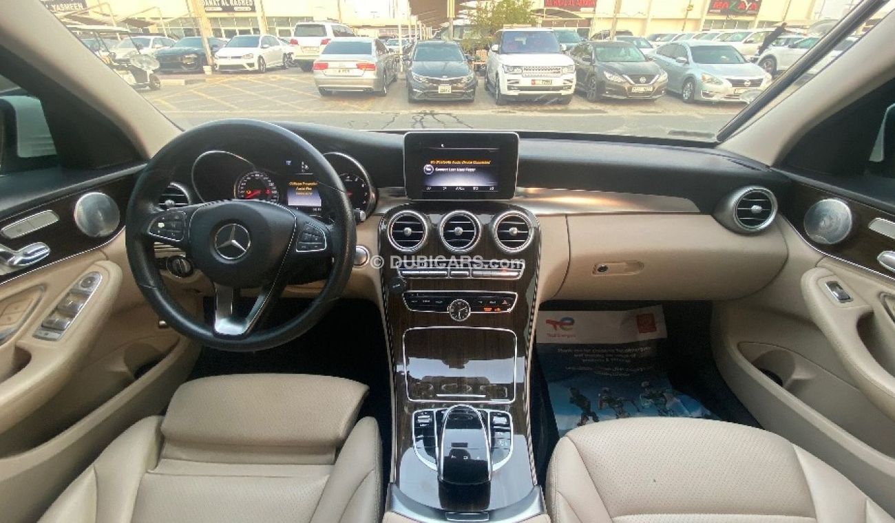 Mercedes-Benz C 300 2.0L V4