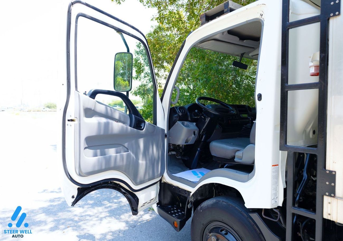 Hino 300 714 2017 - Freezer Box - Pick Up 4.0L RWD - DSL MT- Low Mileage - Good Condition - Book Now!