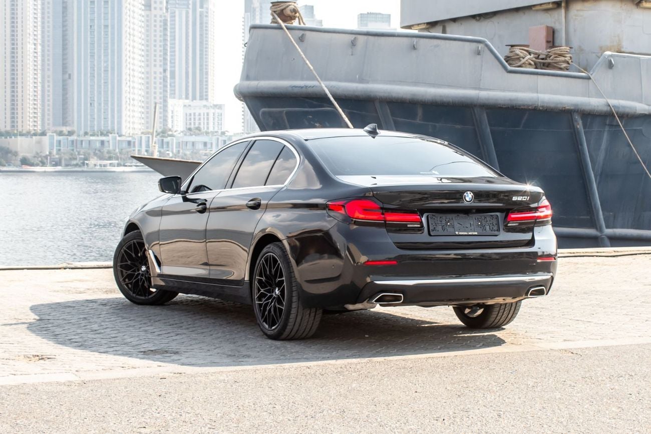 بي أم دبليو 520i