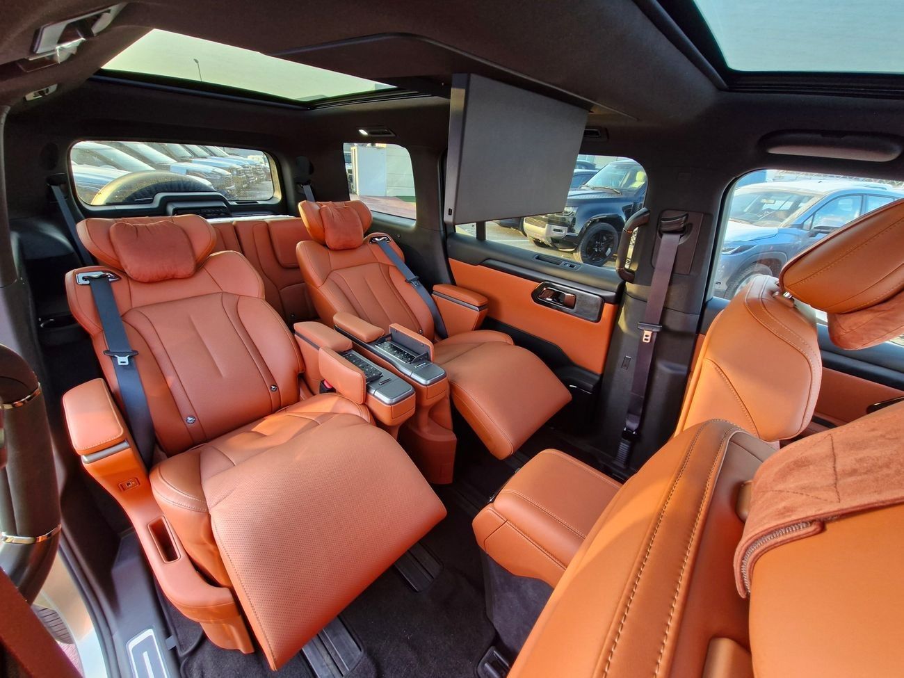 ROX 01 VIP PILOT SEATS HYBRID (LONG RANGE 1,000Km) DUAL PORTS WITH KITCHEN PACKAGE 0KM 2024