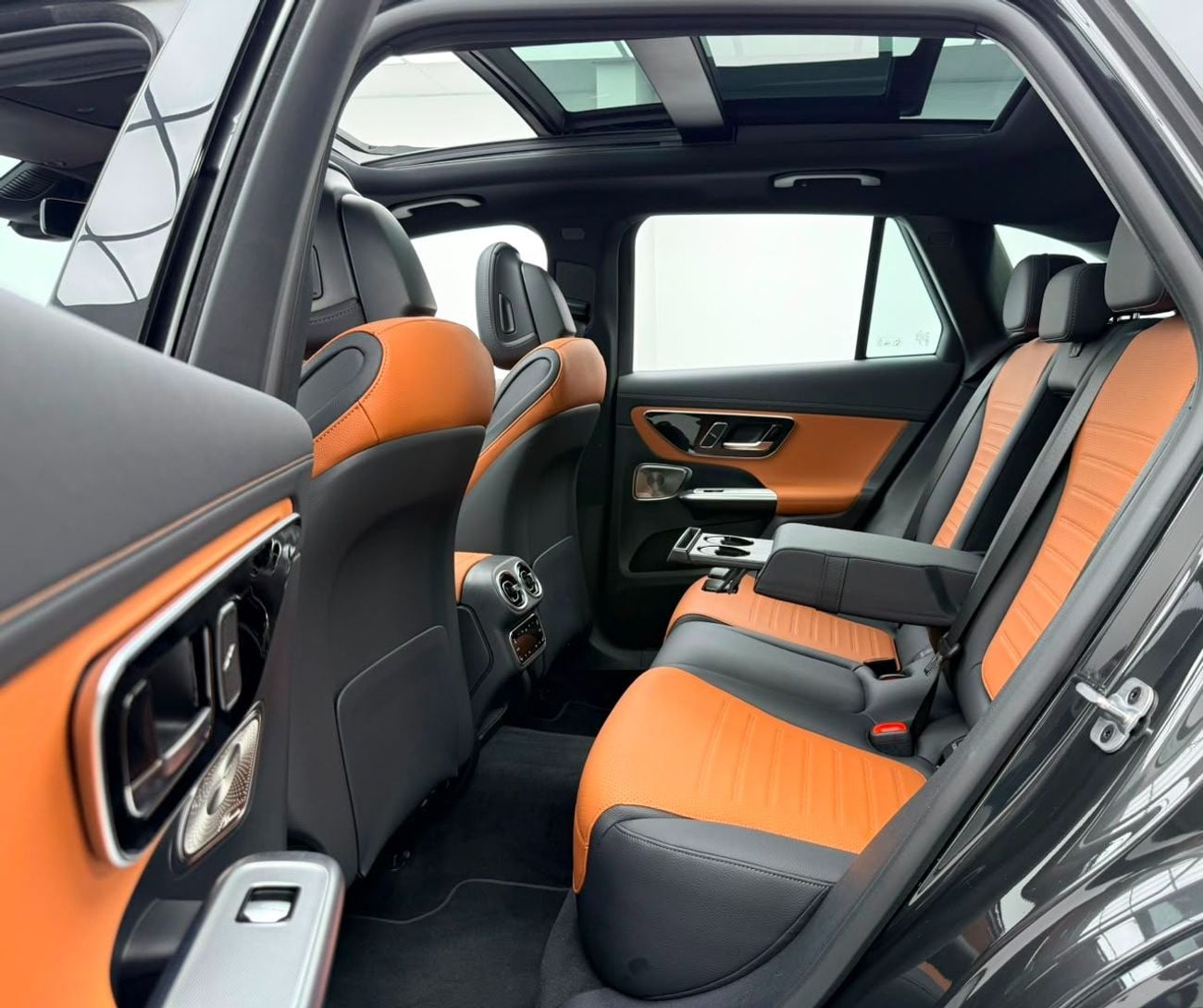 Mercedes Benz GLC200 4MATIC 2026 Mercedes Benz GLC200 Premium Plus, 2030 MB Warranty, Full MB Service History, Low Km, GCC