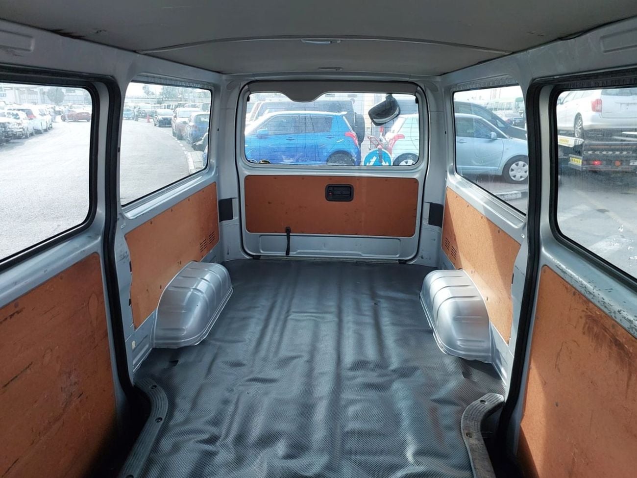 Toyota Hiace (RAMADAN OFFER) TOYOTA HIACE VAN RHD 2014 MODEL 3.0 L DIESEL AUTOMATIC(PM14281)