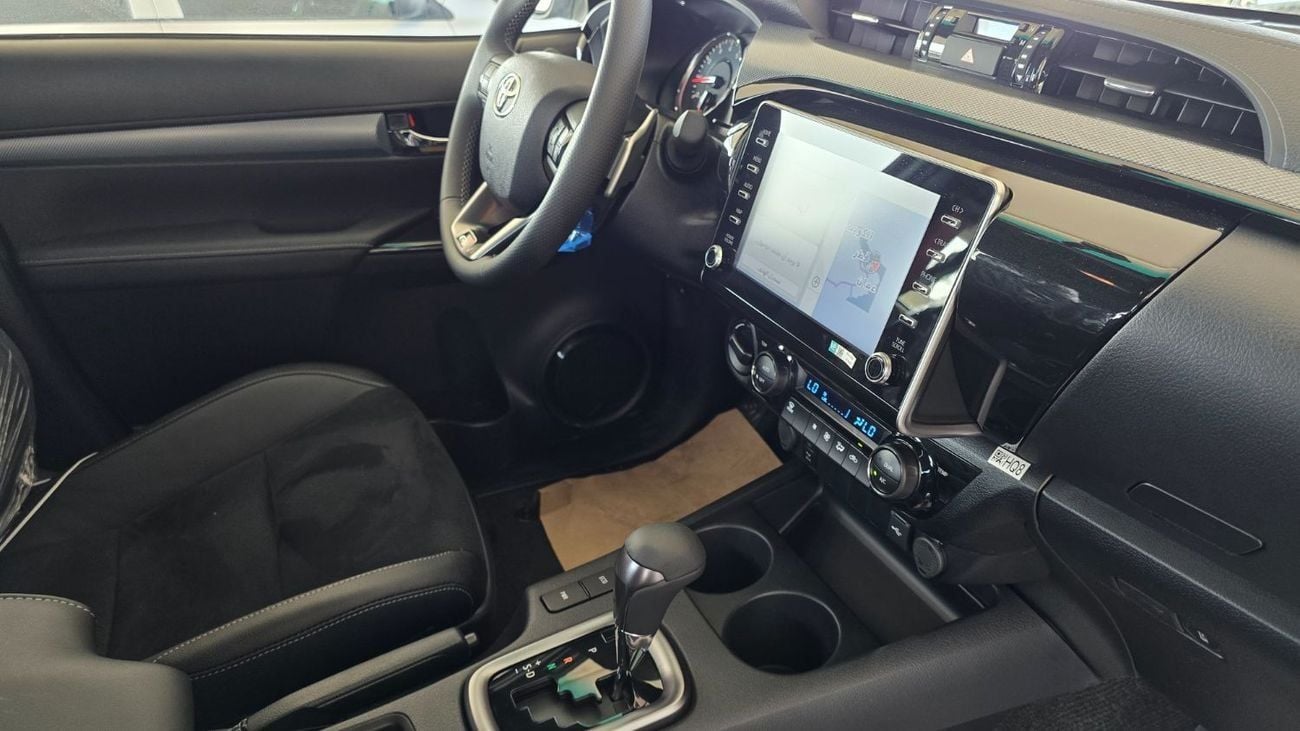 تويوتا هيلوكس TOYOTA HILUX GR Sport 4.0L White-2025