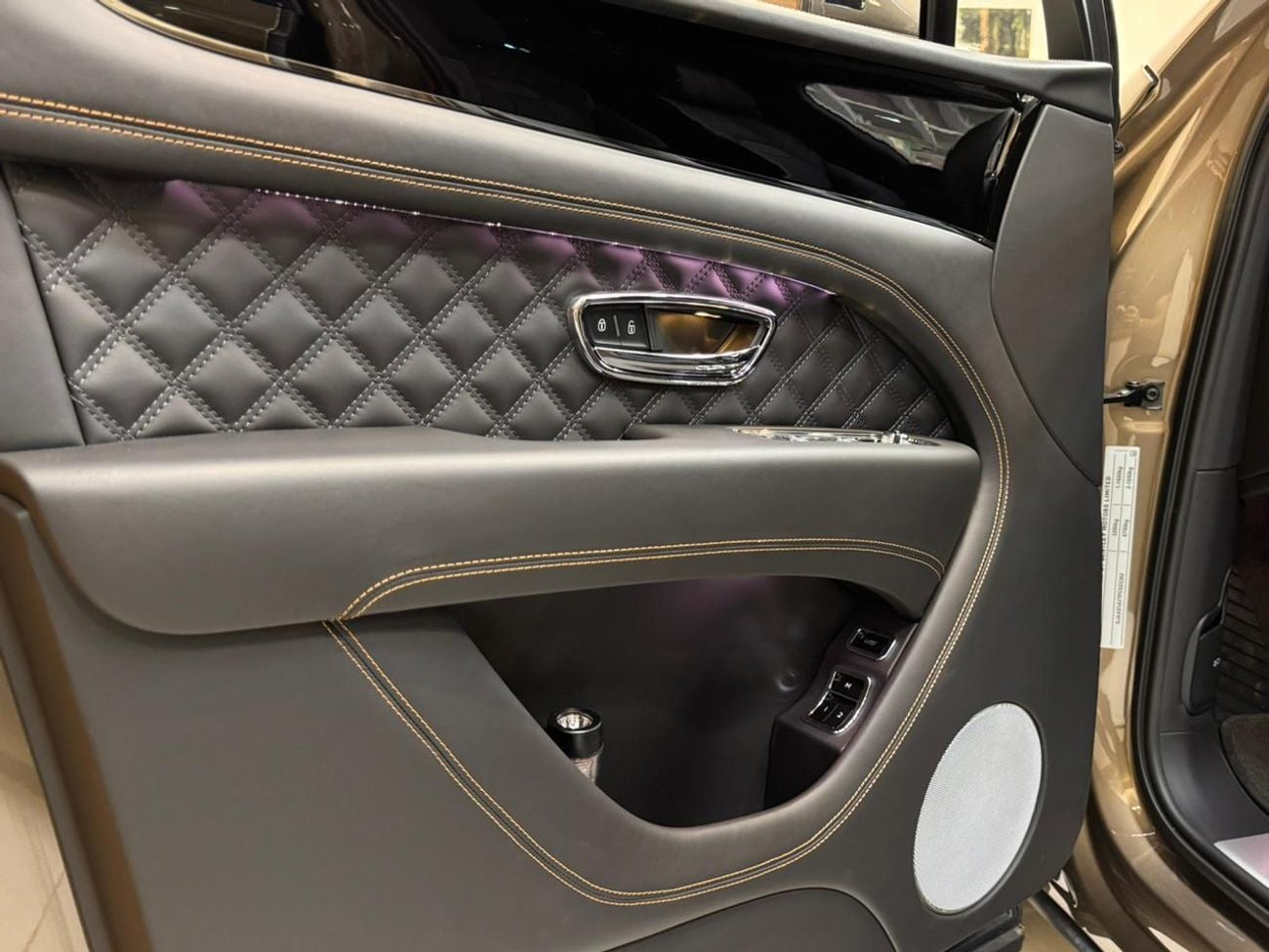 Bentley Bentayga AZURE