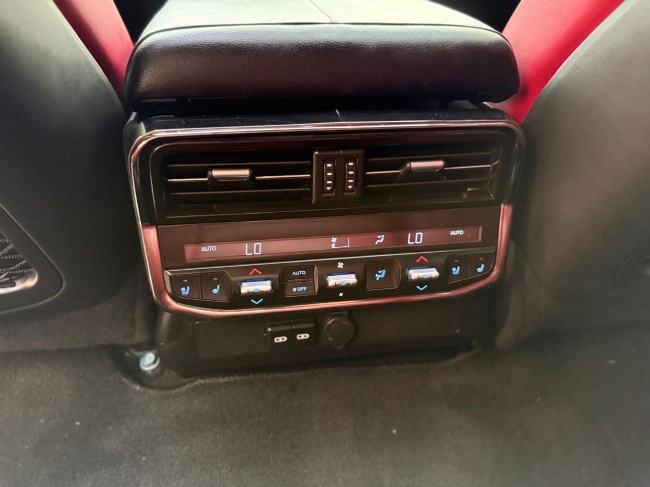 تويوتا لاند كروزر GXR 4.0L (271 HP) 4WD