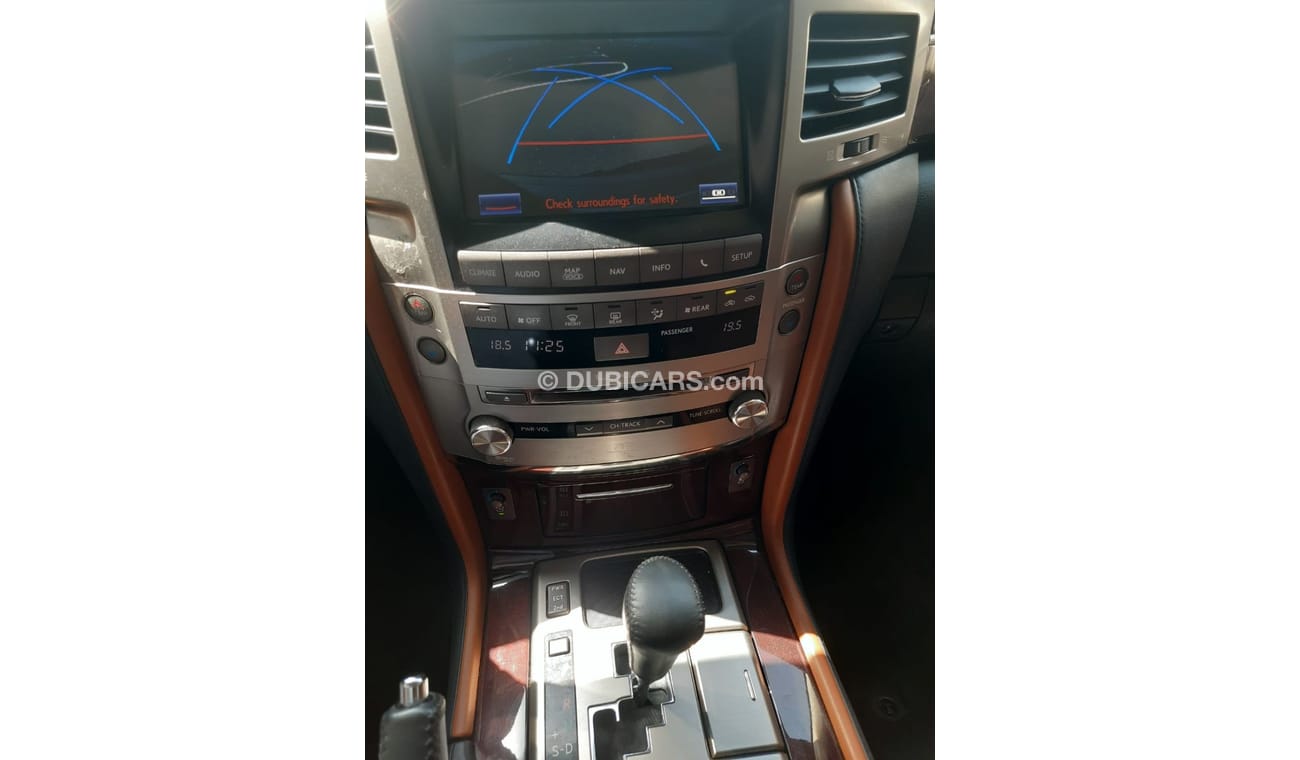 Lexus LX 570 Sport Platinum Lexus LX570 model 2015 Excellent Condition