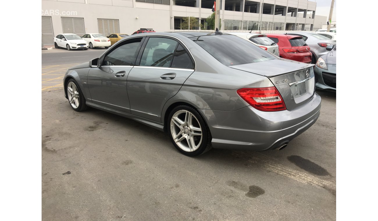 Mercedes-Benz C200 we offer : * Car finance services on banks * Extended warranty * Registration / export services