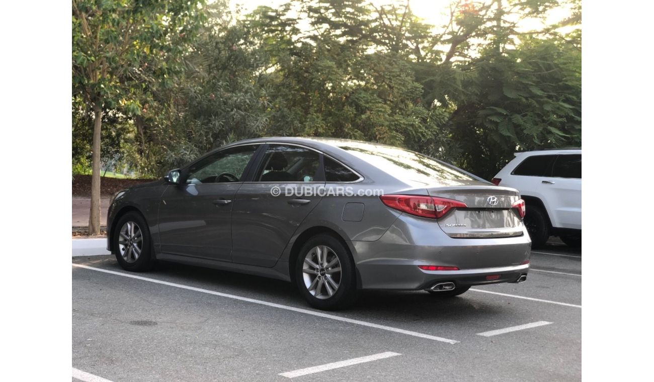 Hyundai Sonata SE Model 2017 GCC CAR PERFECT CONDITION INSIDE AND OUTSIDE FULL ELECTRIC CONTROL STEERING CONTROL