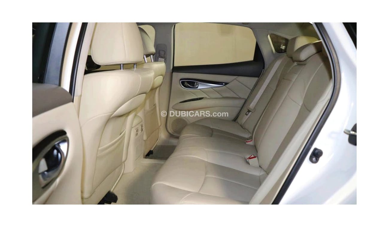 Infiniti Q70 LUXE 3.7L With 3 Years or 100,000KM GCC Warranty!!