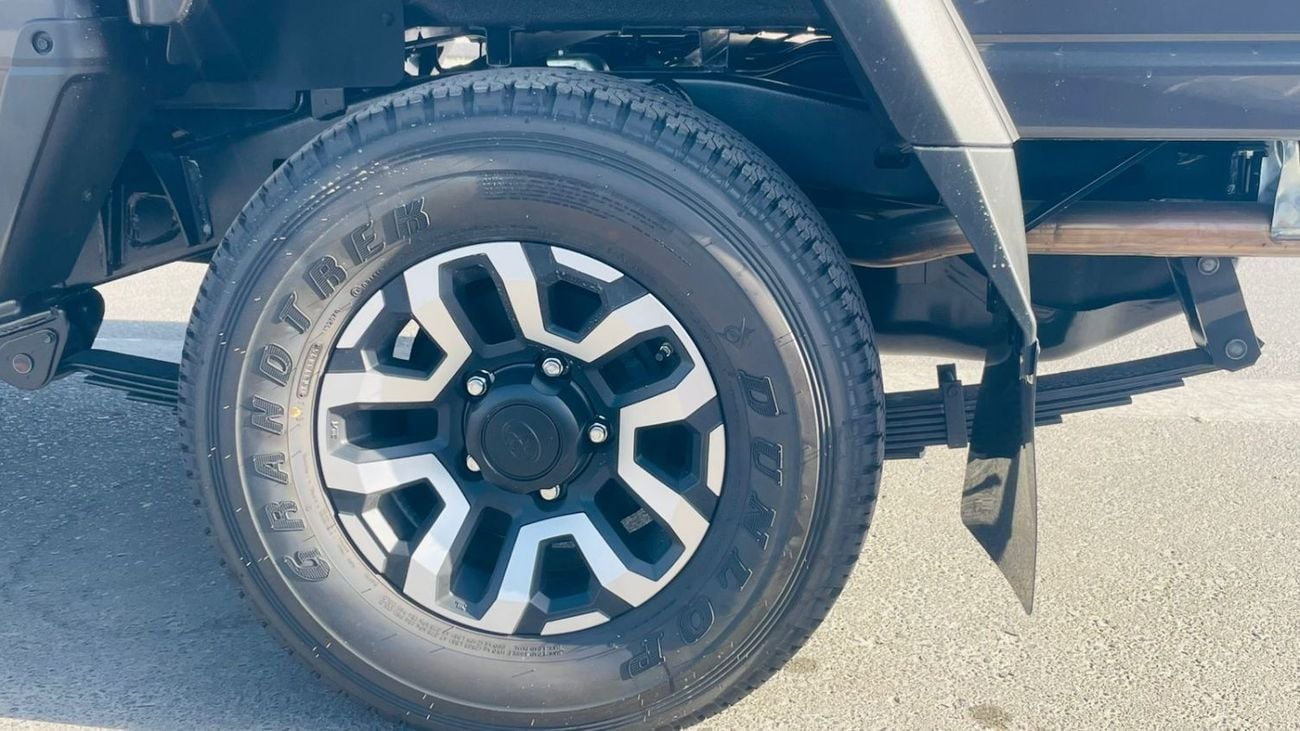 تويوتا لاند كروزر بيك آب LC79 DOUBLE CABIN 70TH ANNIVERSARY 4.0 AUTOMATIC