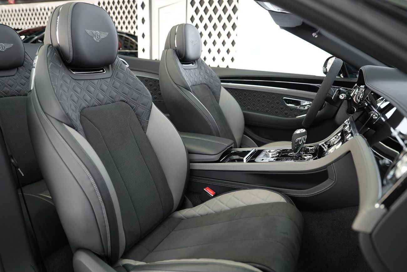 بنتلي كونتيننتال جي تي سي Bentley GTC V8S