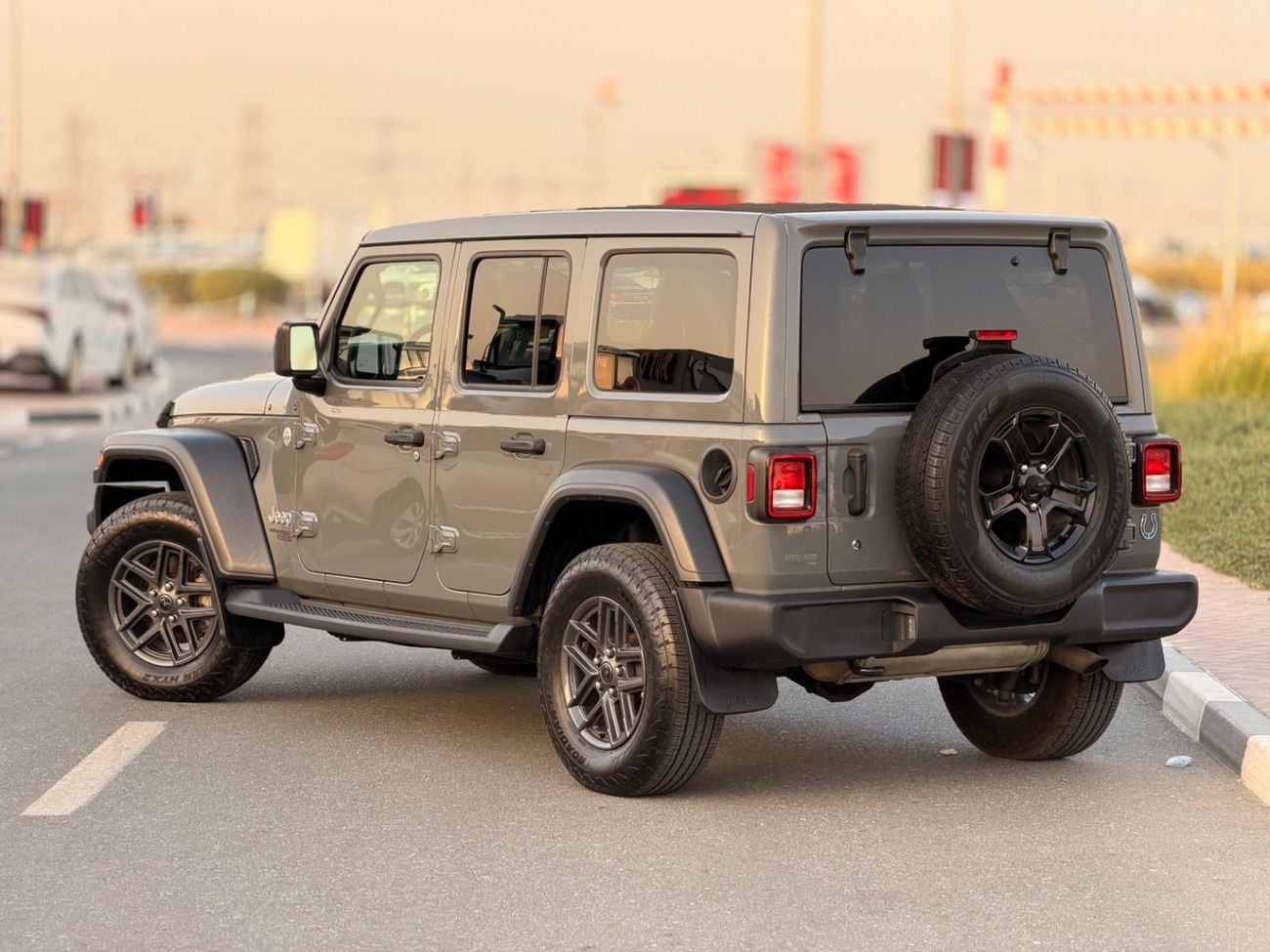 Jeep Wrangler Unlimited SPORT full option automatic Roof