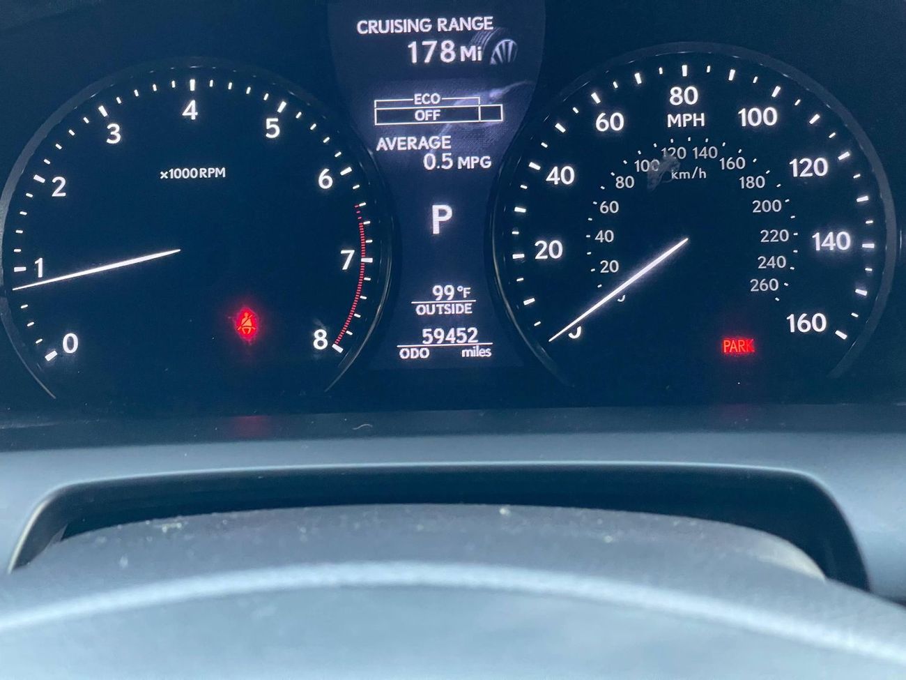 لكزس LS 460 محرك V8 سعة 4.6 لتر / F-SPORT / ممشى قليل / جنوط مقاس 19 بوصة / نقطة عمياء / مقاعد كبيرة / بحالة ممت