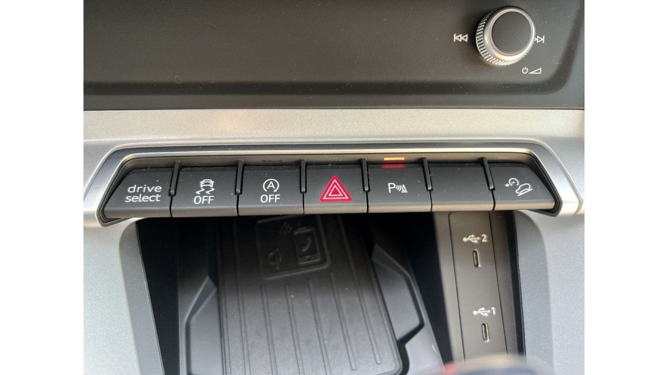 أودي Q3 40 TFSI quattro S لاين