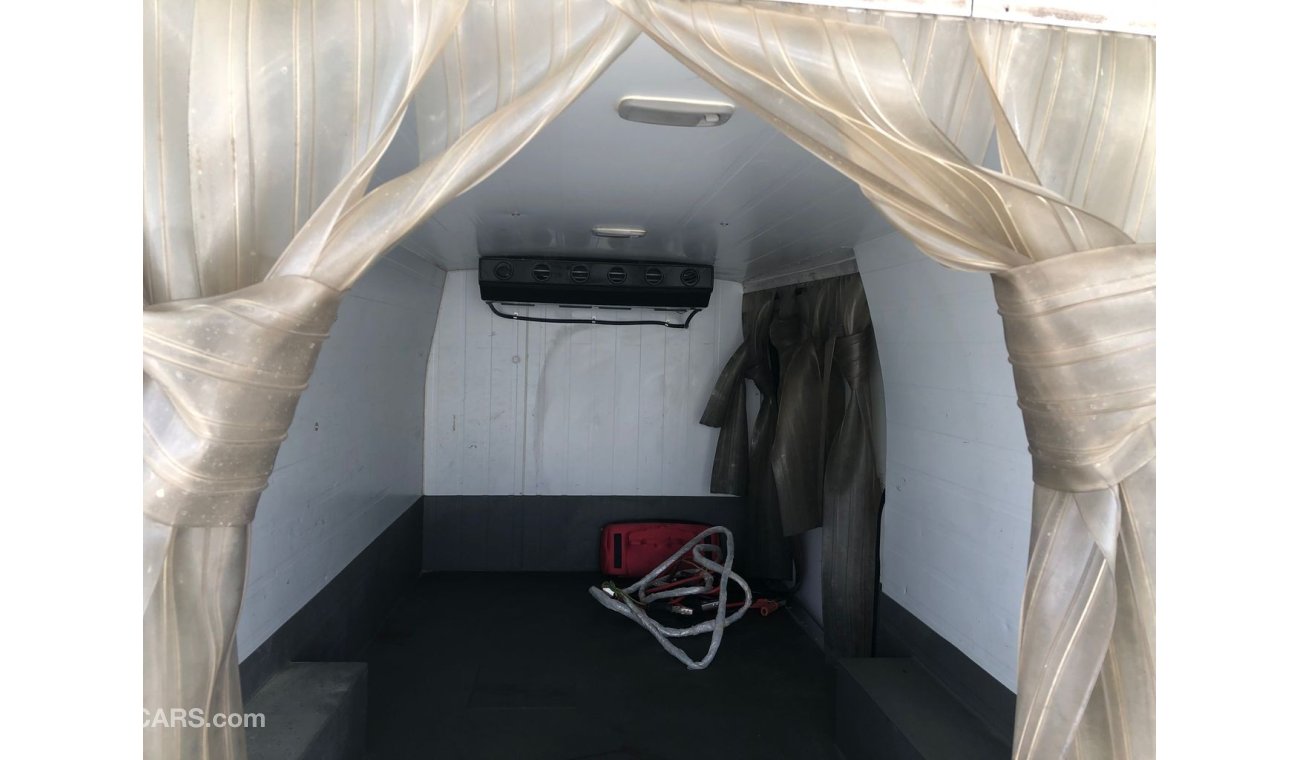 Toyota Hiace Toyota Hiace chiller Van,model2015.Excellent condition