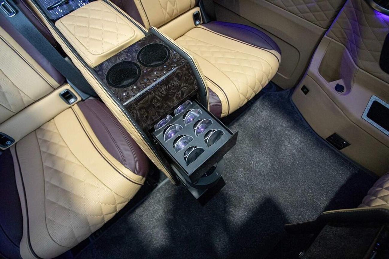 Mercedes-Benz V 300 XLWB Luxury VIP Senzati Interior. Mercedes-Benz Approved Conversion