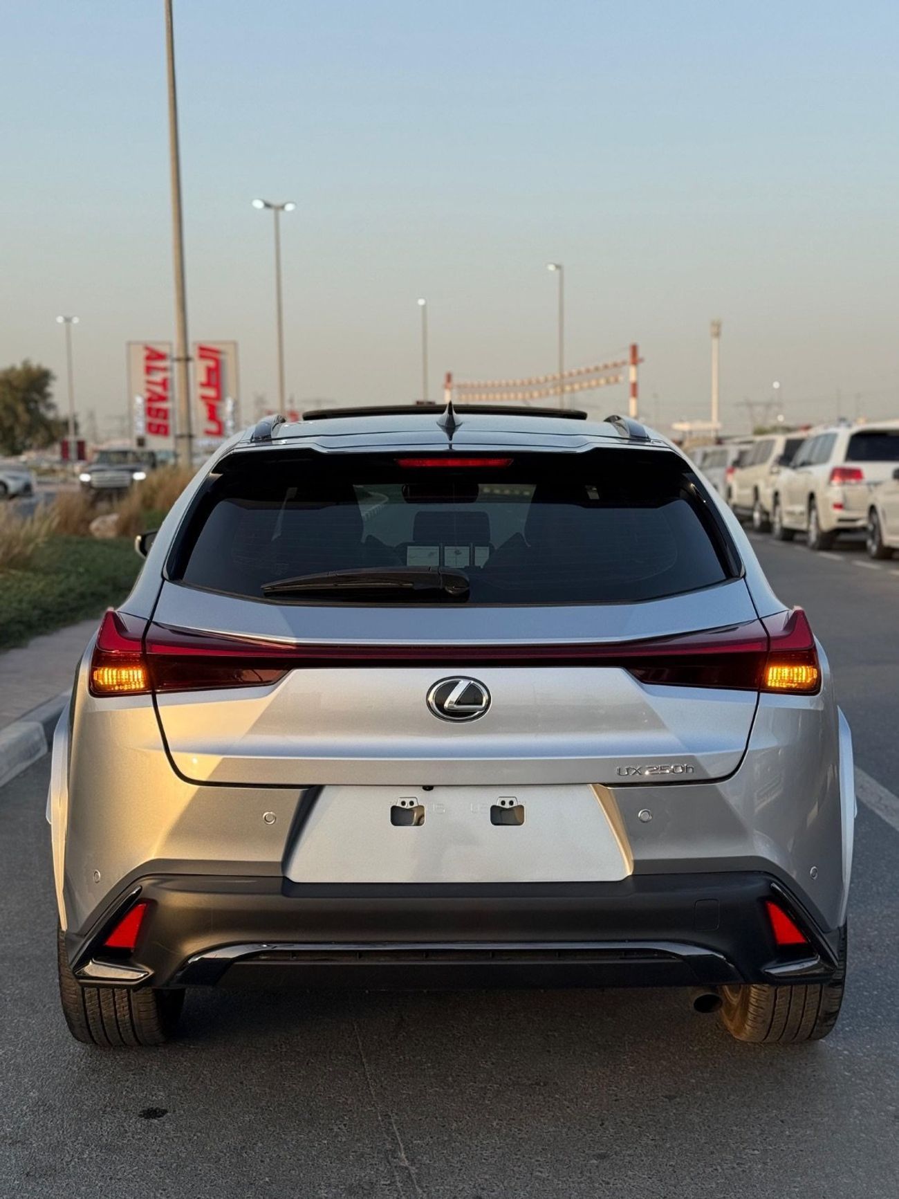 Lexus UX250h F-Sport Hybrid handling 2023 Full Option