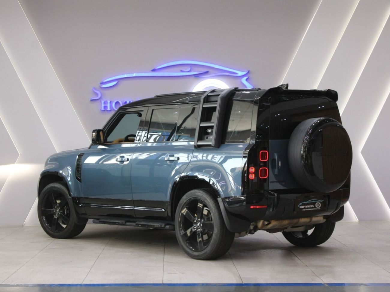 Land Rover Defender 2022 - Land Rover Defender | V6 | GCC specs