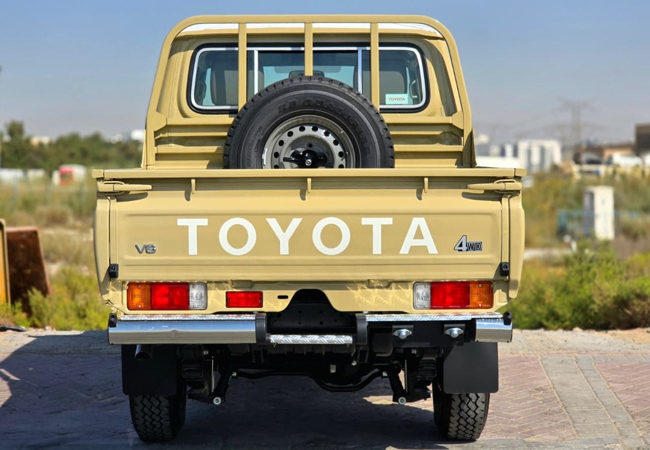 Toyota Land Cruiser Pick Up Toyota Land Cruiser LC79 DC 4.0 AT 2025 basic GCC