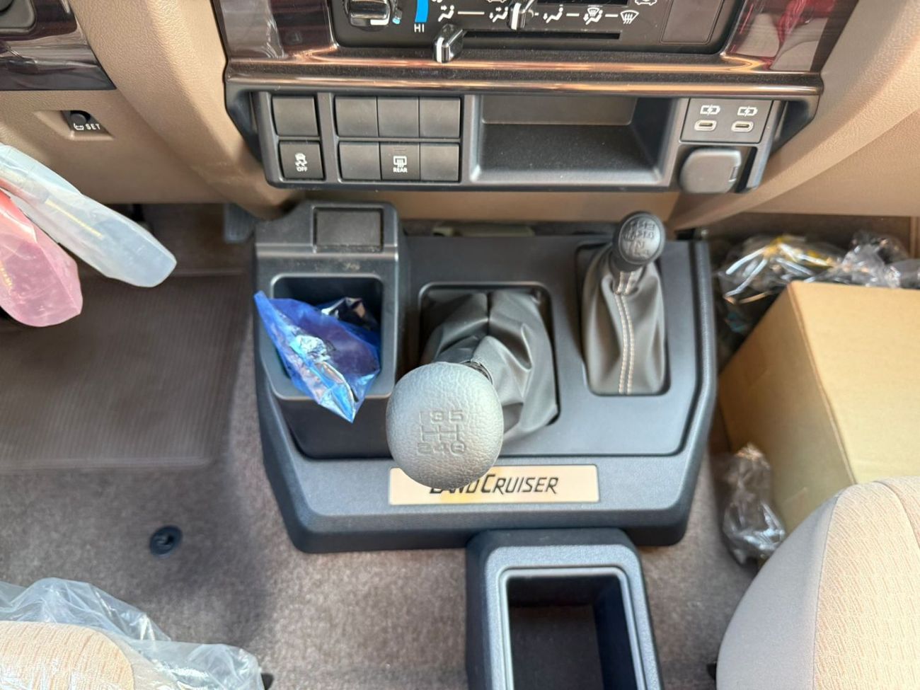 Toyota Land Cruiser 70 TOYOTA LC76 HARDTOP 5 DOORS 4.0L PETROL V6 MID OPTION M/T 2025 MODEL