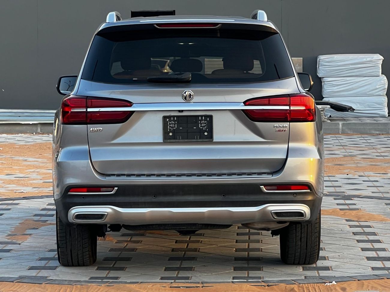 أم جي RX8 لاكجري