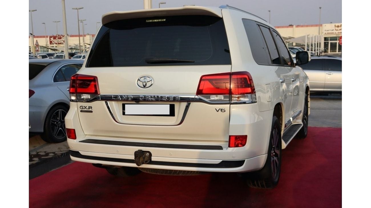 Toyota Land Cruiser GXR GT Toyota Land Cruiser GX.R Grand Touring / V6 / 2019 / GCC / Free Accident  / Only 86,000KM