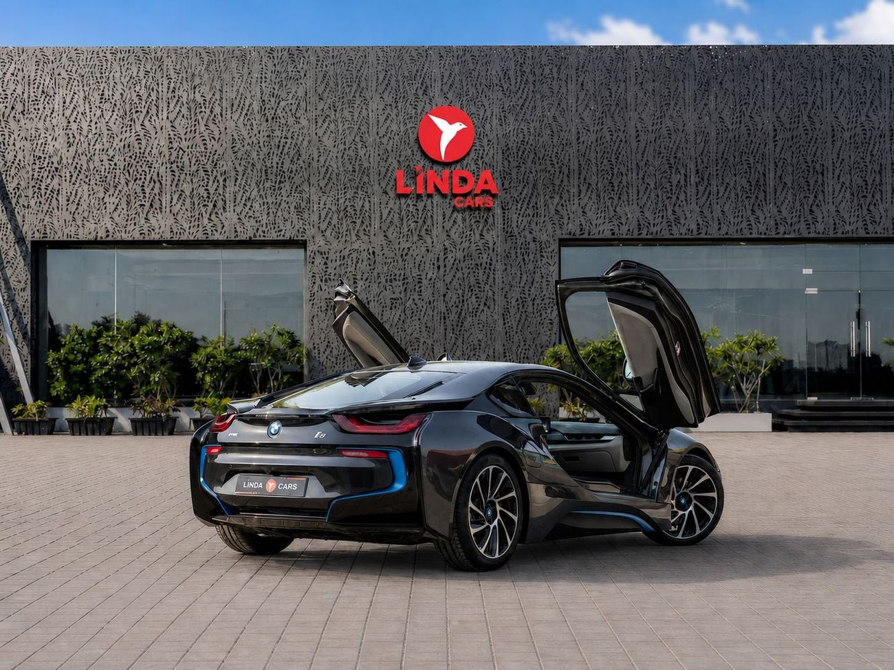 BMW i8 STD (1.5L · 3 Cyl · Automatic · Hybrid · Coupe · All Wheel Drive · 4 Seats · 2 Door) BMW i8 eDrive 2016 GCC