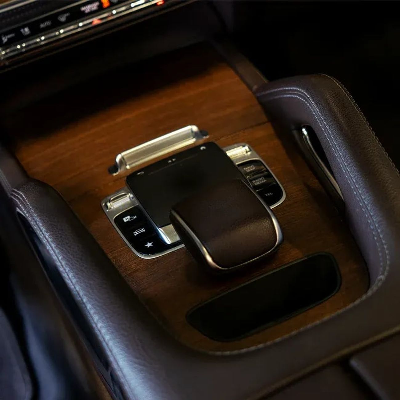 مرسيدس بنز GLE 450 Std 3.0L (389 HP)