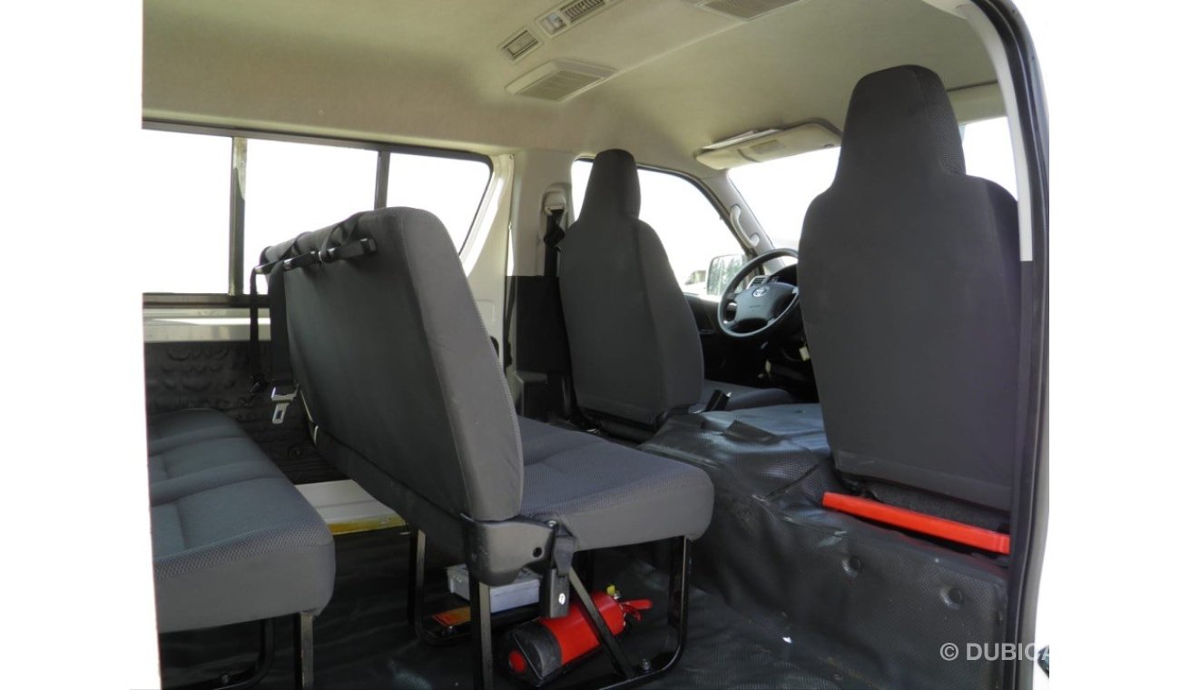 Toyota Hiace 2013 mid roof