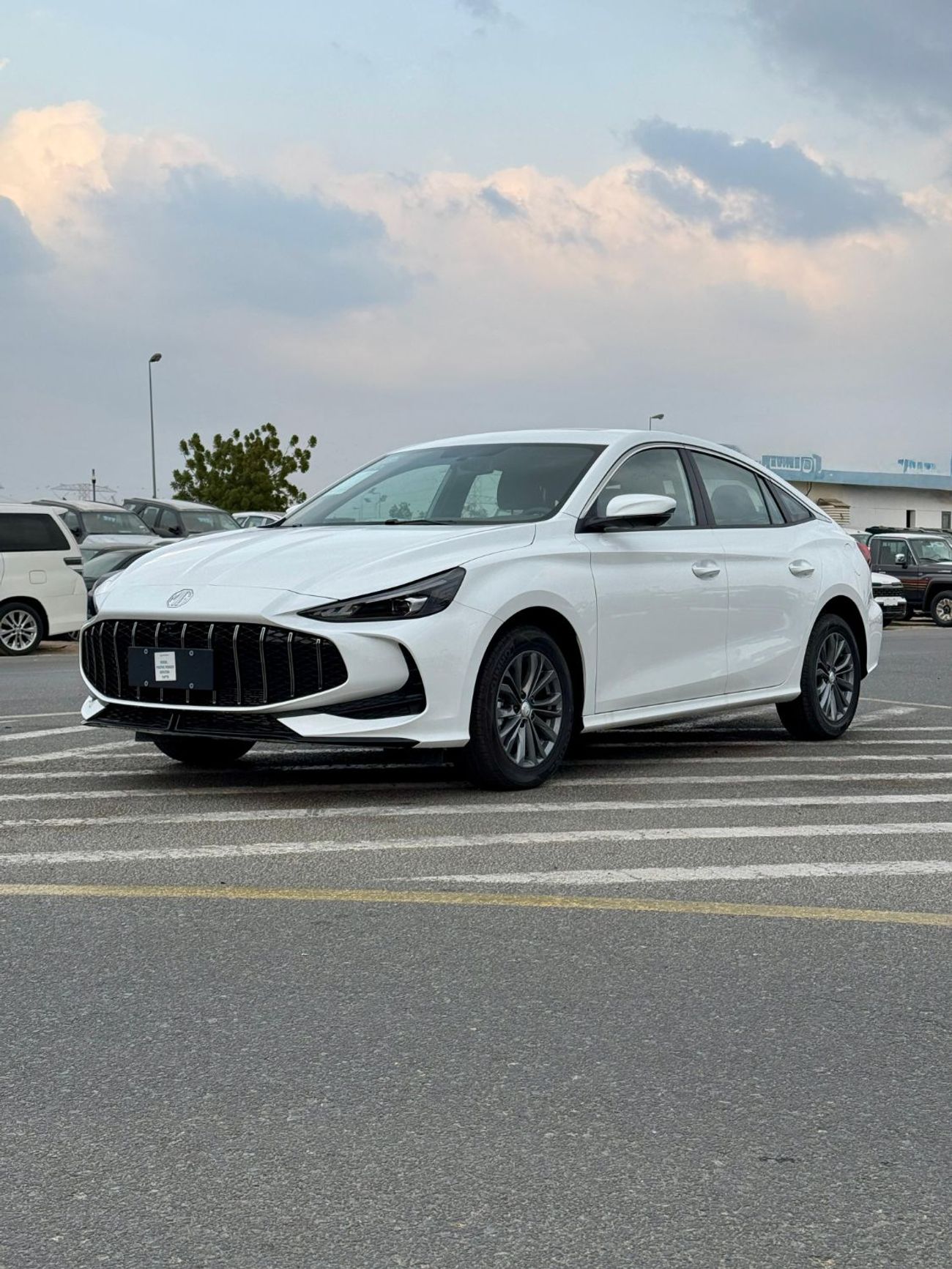 أم جي 5 MG5 - 1.5 - Luxury - 2025