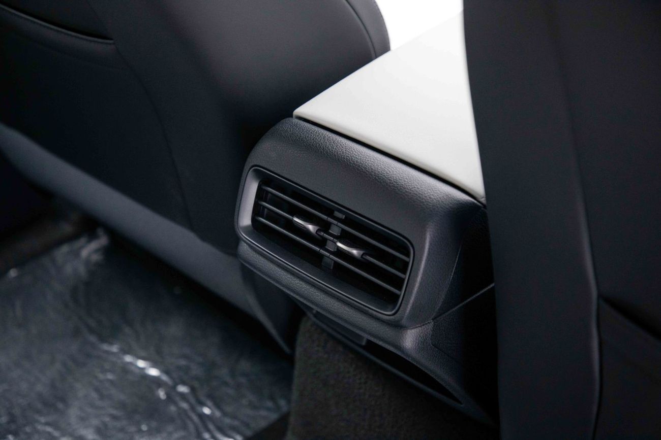 بي واي دي سيل 05 DM-i ID Luxury 1.5L - Grey Inside Grey | Export Only