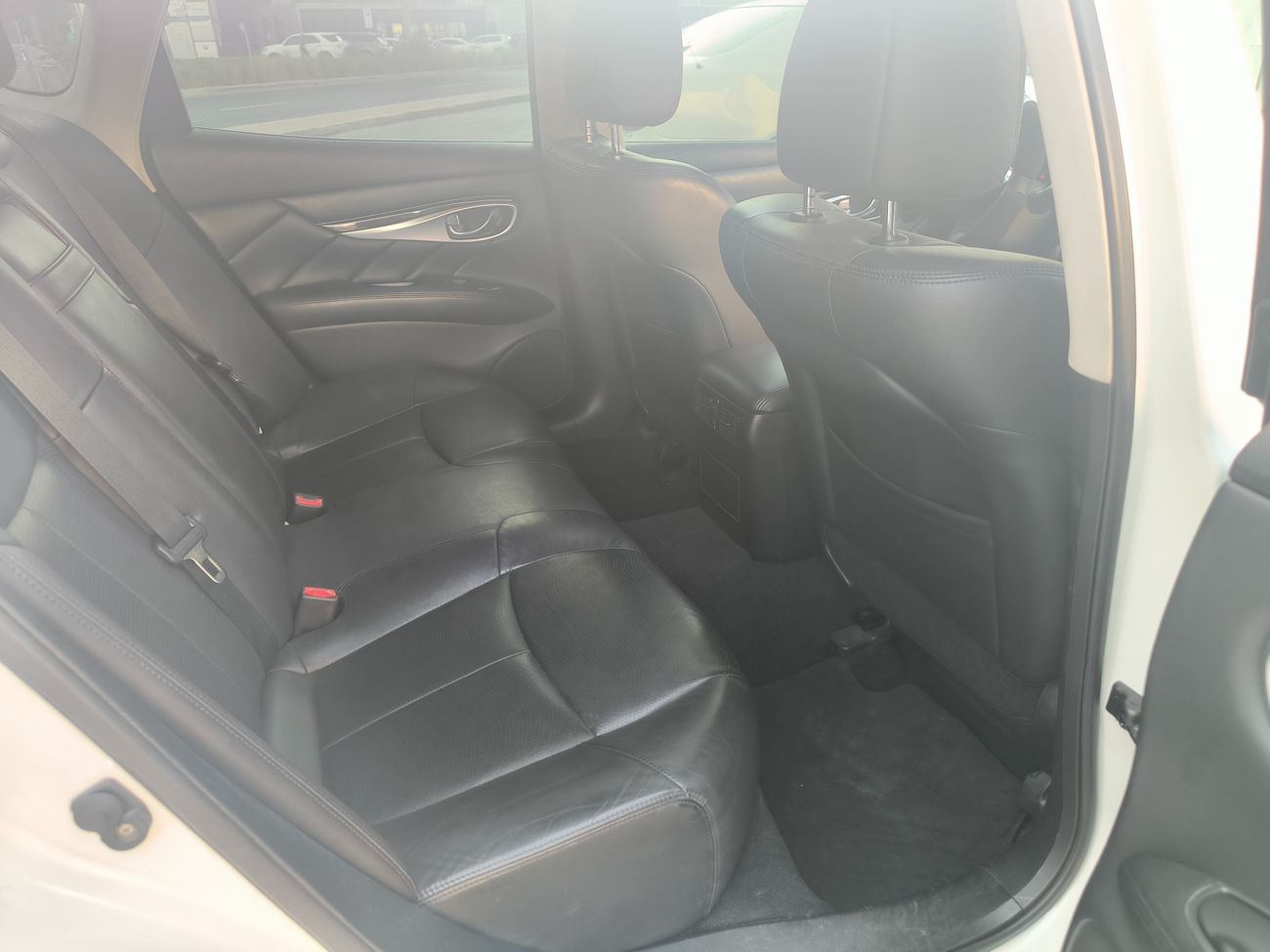 إنفينيتي Q70 Luxury 3.7L