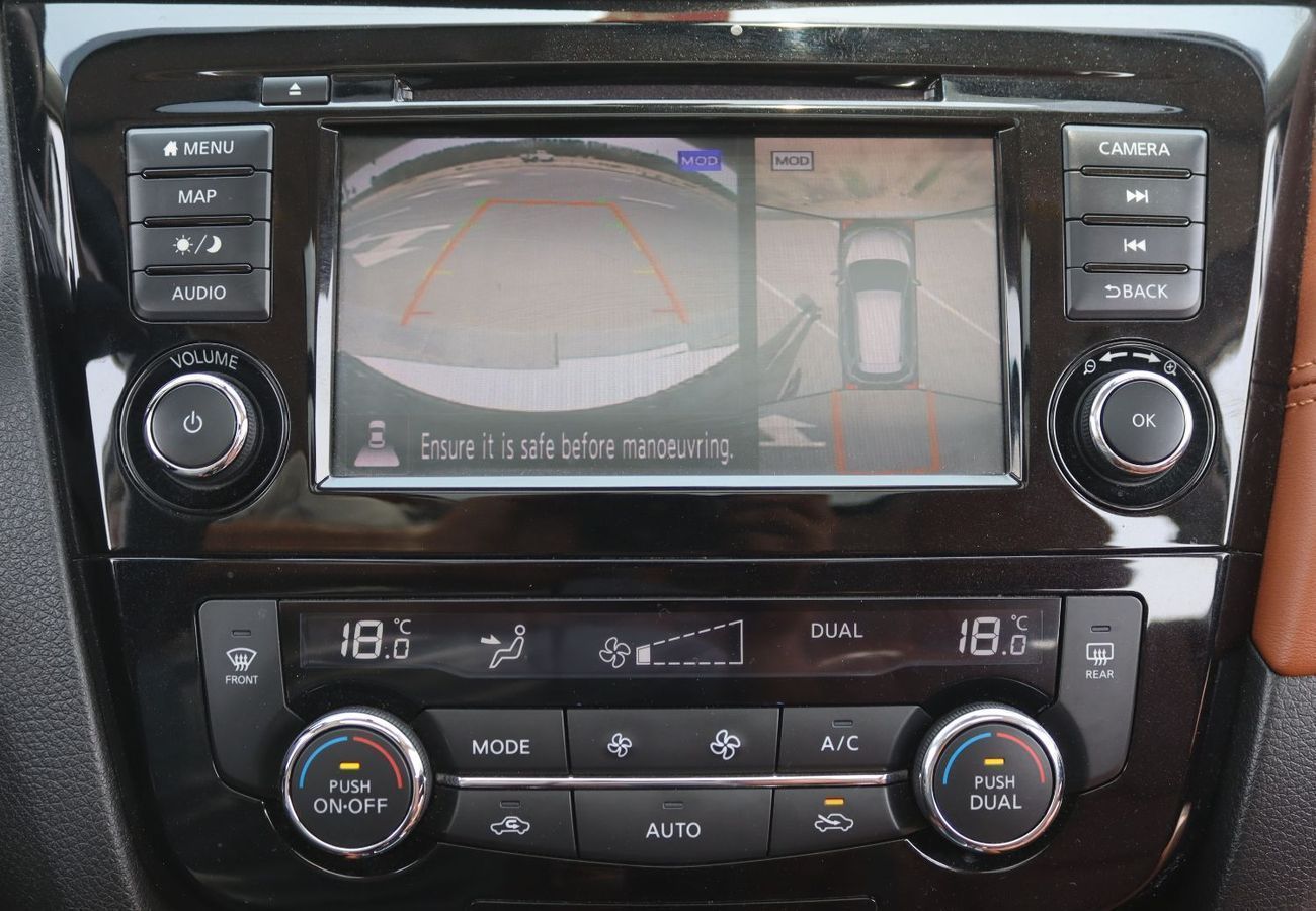 Nissan XTrail SL 2.5L (169 HP) Nissan X-Trail, a GCC car in excellent condition, accident-free, model 2021 with a