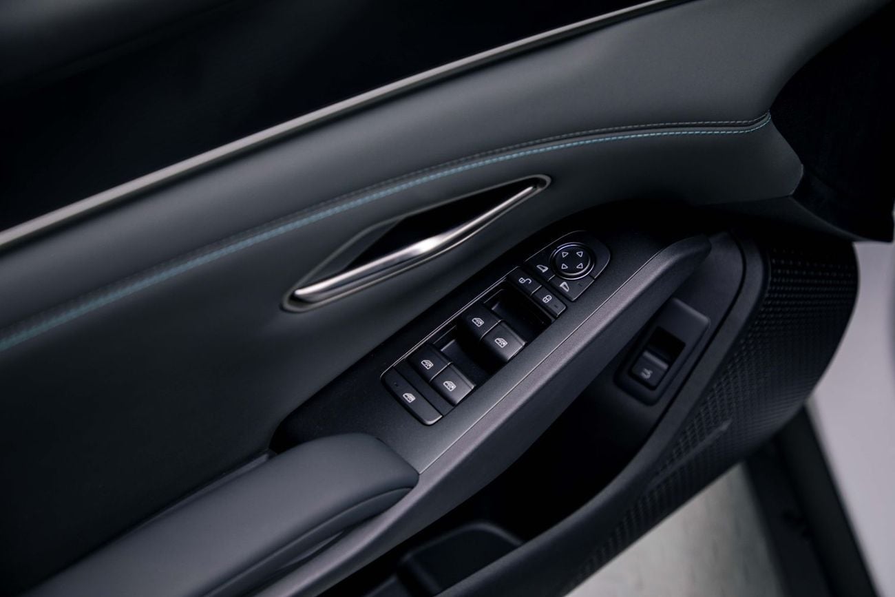 بي واي دي كين ال دي ام-اي Leading Version 1.5L - White Inside Grey | Export Only