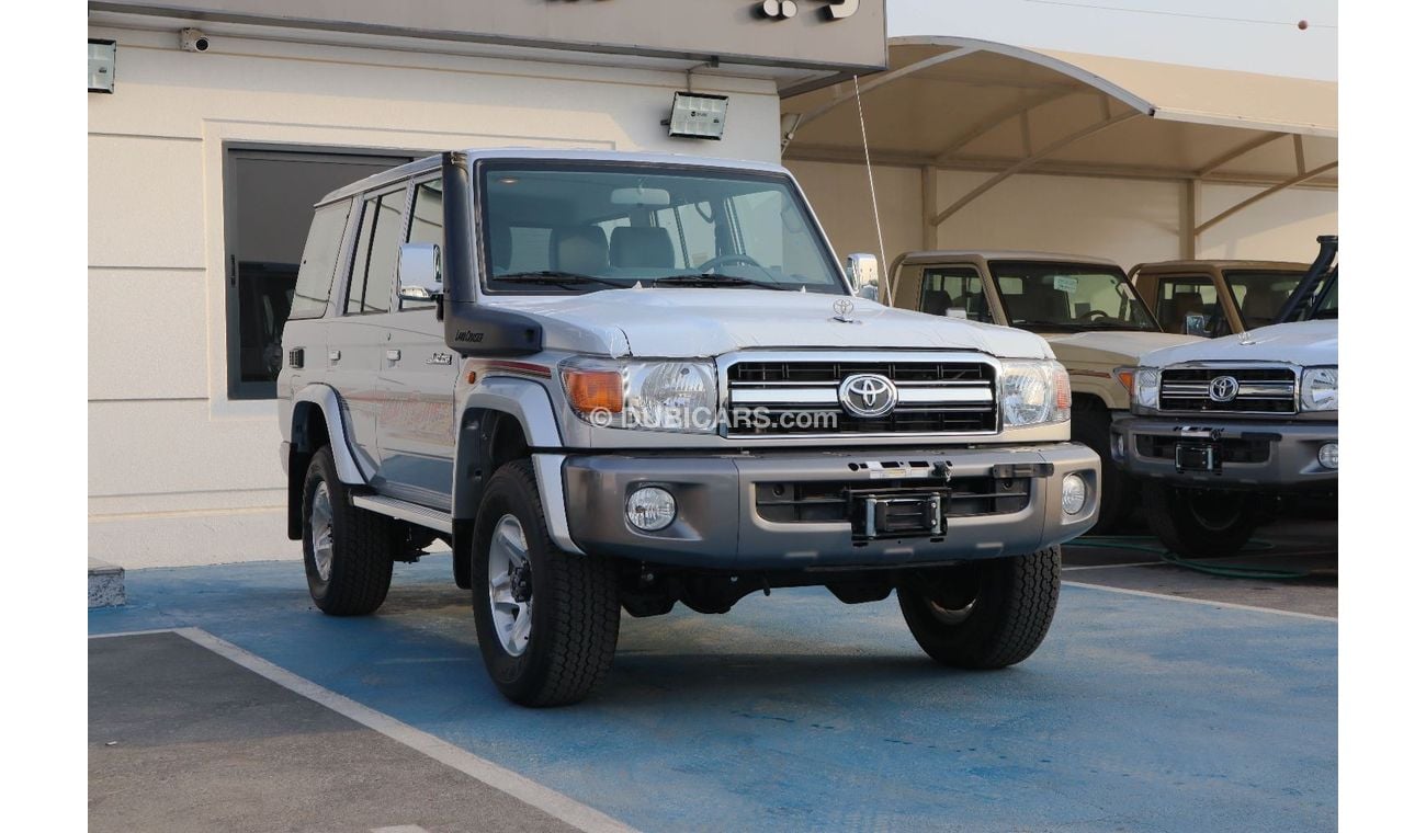 Toyota Land Cruiser 70 TOYOTA LAND CRUISER HARDTOP 4.0L 2023