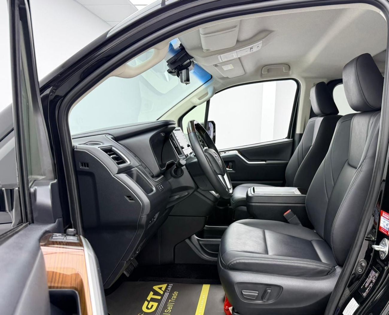 Toyota Granvia 2023 Toyota Granvia Premium, 2026 Toyota Warranty, Full Toyota Service History, Fully Loaded, GCC