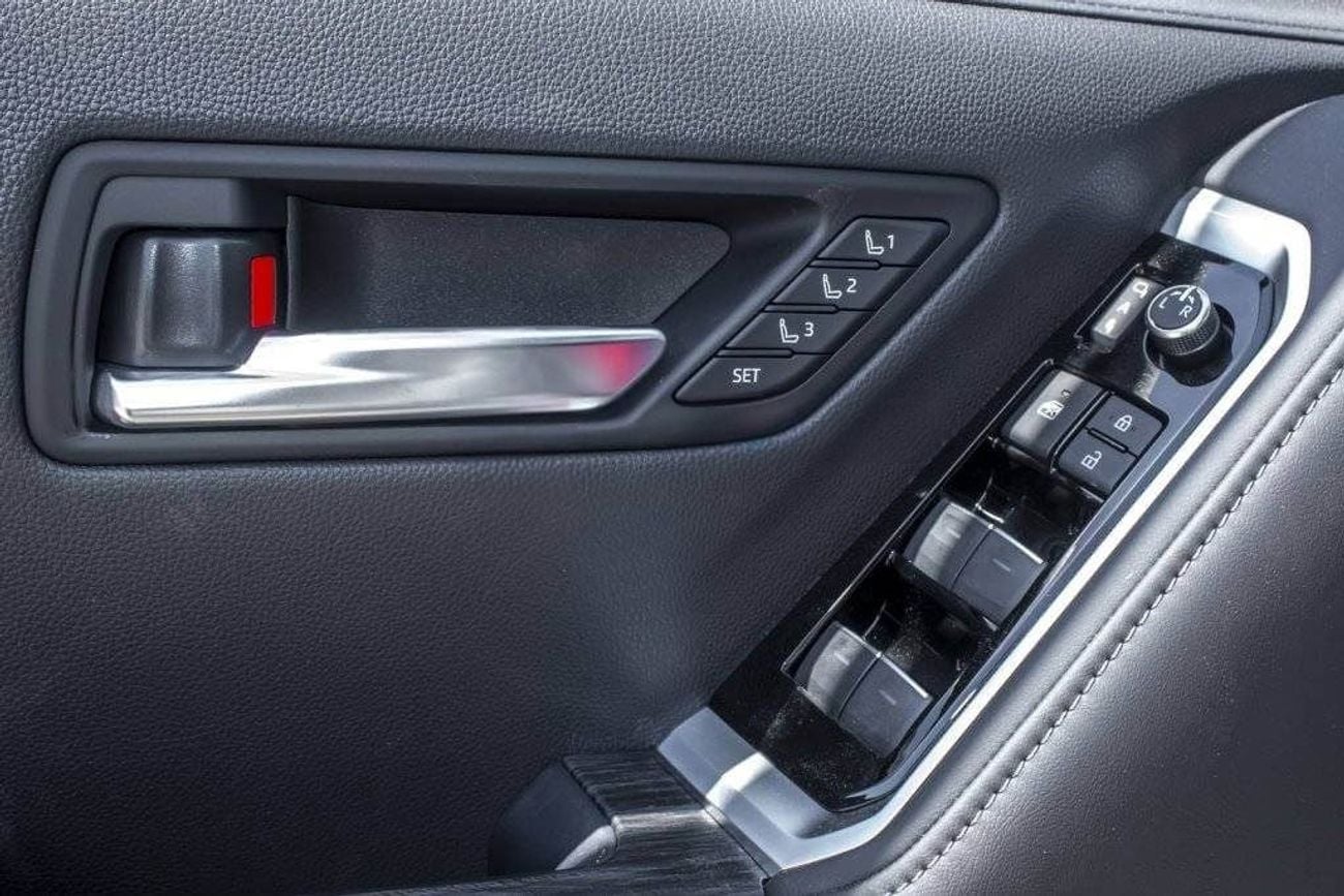 تويوتا لاند كروزر 2026 Toyota Land Cruiser GR-S 3.5L Petrol Twin Turbo AT (White-Red)