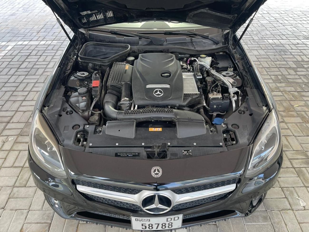 مرسيدس بنز SLC 300 Std 2.0L